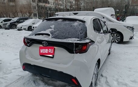 Toyota Yaris, 2021 год, 1 100 000 рублей, 10 фотография