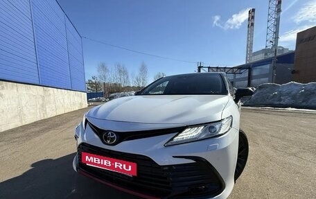 Toyota Camry, 2021 год, 3 650 000 рублей, 9 фотография