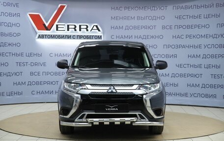 Mitsubishi Outlander III рестайлинг 3, 2018 год, 1 850 000 рублей, 2 фотография