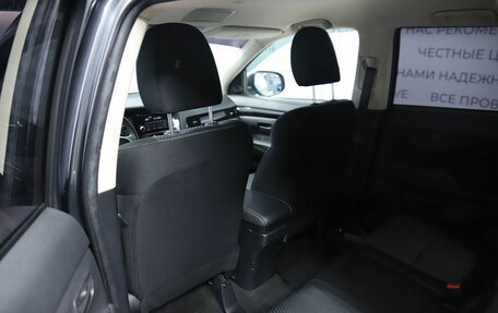 Mitsubishi Outlander III рестайлинг 3, 2018 год, 1 850 000 рублей, 10 фотография