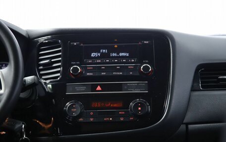 Mitsubishi Outlander III рестайлинг 3, 2018 год, 1 850 000 рублей, 16 фотография