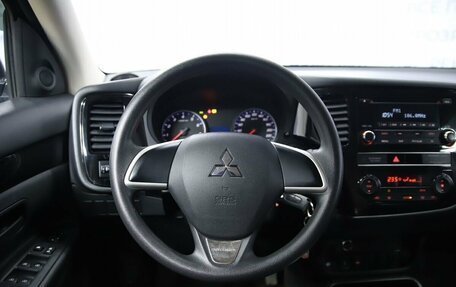 Mitsubishi Outlander III рестайлинг 3, 2018 год, 1 850 000 рублей, 17 фотография