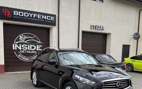 Infiniti QX70, 2014 год, 3 300 000 рублей, 18 фотография