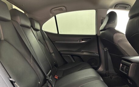 Toyota Camry, 2021 год, 3 050 000 рублей, 13 фотография