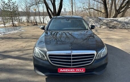 Mercedes-Benz E-Класс, 2019 год, 1 670 000 рублей, 1 фотография