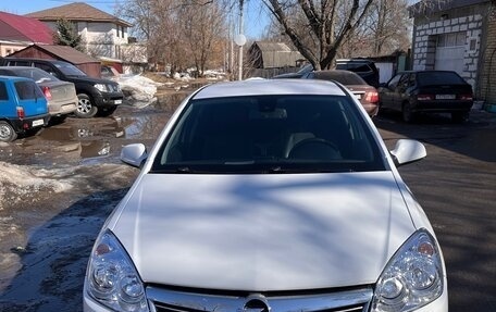 Opel Astra H, 2011 год, 700 000 рублей, 1 фотография