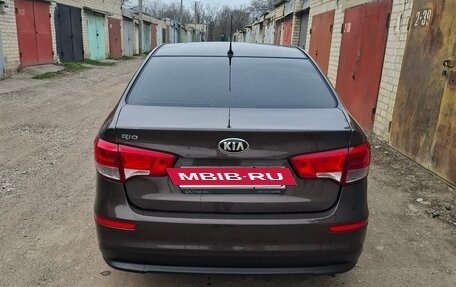 KIA Rio III рестайлинг, 2016 год, 950 000 рублей, 2 фотография