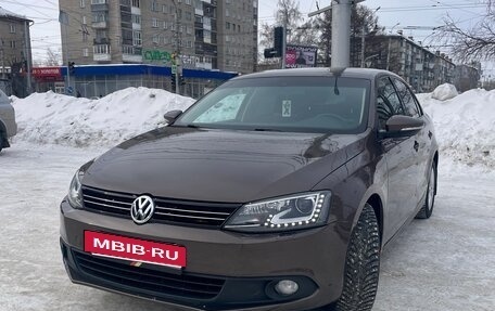 Volkswagen Jetta VI, 2013 год, 770 000 рублей, 3 фотография
