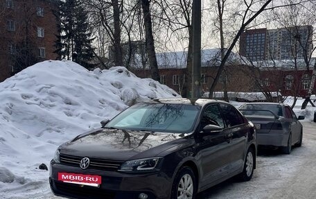 Volkswagen Jetta VI, 2013 год, 770 000 рублей, 24 фотография