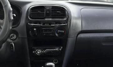 Hyundai Sonata IV рестайлинг, 2001 год, 365 000 рублей, 16 фотография