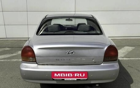 Hyundai Sonata IV рестайлинг, 2001 год, 365 000 рублей, 8 фотография