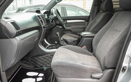 Toyota Land Cruiser Prado 120 рестайлинг, 2003 год, 1 849 000 рублей, 14 фотография