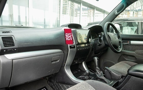 Toyota Land Cruiser Prado 120 рестайлинг, 2003 год, 1 849 000 рублей, 12 фотография