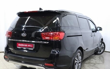 KIA Carnival III, 2018 год, 2 320 000 рублей, 4 фотография