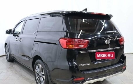 KIA Carnival III, 2018 год, 2 320 000 рублей, 6 фотография