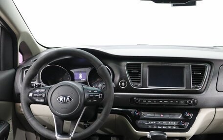 KIA Carnival III, 2018 год, 2 320 000 рублей, 13 фотография