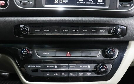 KIA Carnival III, 2018 год, 2 320 000 рублей, 19 фотография