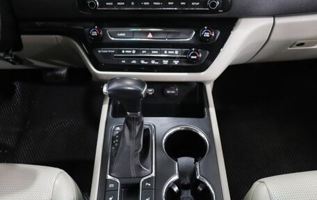 KIA Carnival III, 2018 год, 2 320 000 рублей, 18 фотография