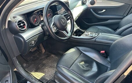 Mercedes-Benz E-Класс, 2019 год, 1 670 000 рублей, 8 фотография