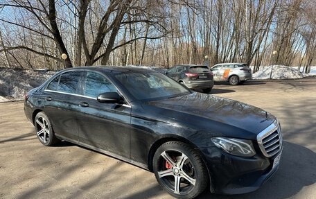 Mercedes-Benz E-Класс, 2019 год, 1 670 000 рублей, 4 фотография