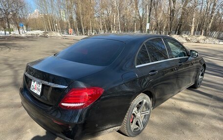 Mercedes-Benz E-Класс, 2019 год, 1 670 000 рублей, 7 фотография