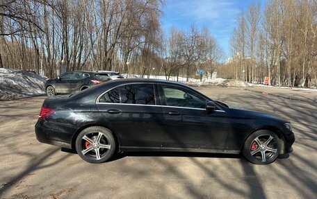 Mercedes-Benz E-Класс, 2019 год, 1 670 000 рублей, 5 фотография