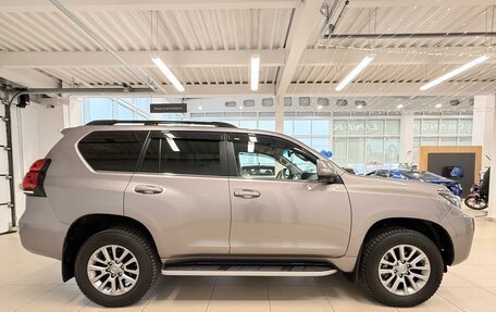 Toyota Land Cruiser Prado 150 рестайлинг 2, 2019 год, 7 299 900 рублей, 7 фотография