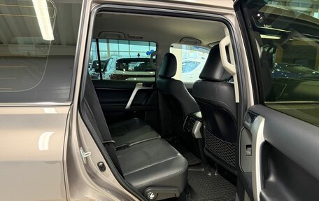 Toyota Land Cruiser Prado 150 рестайлинг 2, 2019 год, 7 299 900 рублей, 17 фотография