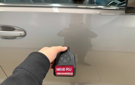 Toyota Land Cruiser Prado 150 рестайлинг 2, 2019 год, 7 299 900 рублей, 26 фотография