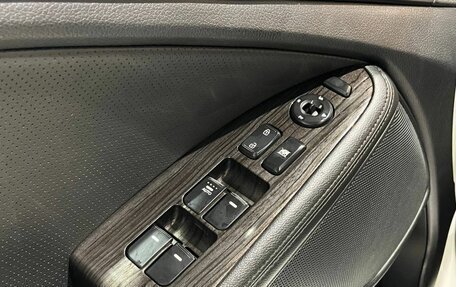 KIA K5 I рестайлинг, 2012 год, 1 200 000 рублей, 13 фотография