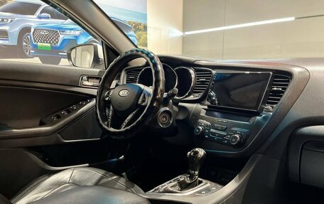 KIA K5 I рестайлинг, 2012 год, 1 200 000 рублей, 15 фотография