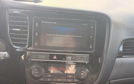 Mitsubishi Outlander III рестайлинг 3, 2018 год, 1 420 000 рублей, 8 фотография