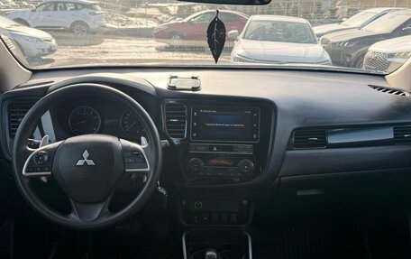 Mitsubishi Outlander III рестайлинг 3, 2018 год, 1 420 000 рублей, 6 фотография