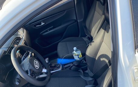 KIA Rio IV, 2018 год, 630 000 рублей, 6 фотография