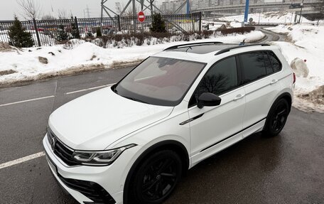 Volkswagen Tiguan II, 2021 год, 3 990 000 рублей, 9 фотография