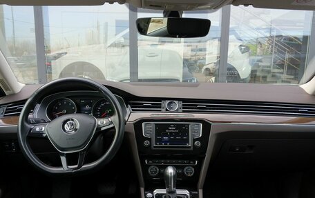 Volkswagen Passat B8 рестайлинг, 2016 год, 1 699 000 рублей, 13 фотография