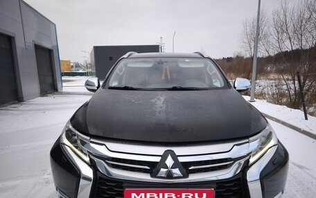 Mitsubishi Pajero Sport III рестайлинг, 2018 год, 2 775 000 рублей, 1 фотография