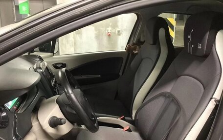 Renault ZOE I рестайлинг, 2016 год, 1 280 000 рублей, 5 фотография