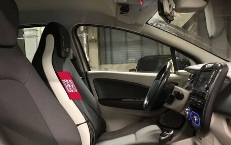 Renault ZOE I рестайлинг, 2016 год, 1 280 000 рублей, 6 фотография