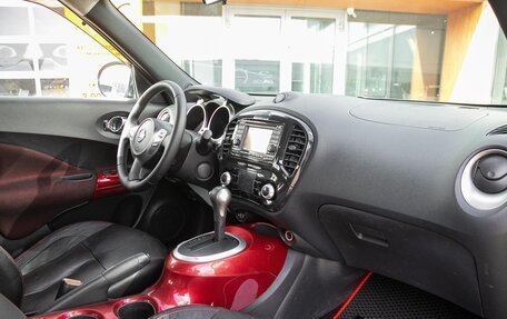 Nissan Juke II, 2011 год, 899 000 рублей, 20 фотография