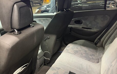 Mitsubishi Carisma I, 1997 год, 300 000 рублей, 11 фотография