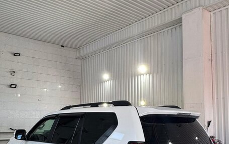 Toyota Land Cruiser Prado 150 рестайлинг 2, 2011 год, 3 300 000 рублей, 2 фотография