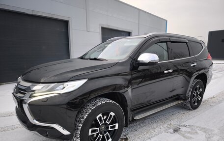 Mitsubishi Pajero Sport III рестайлинг, 2018 год, 2 775 000 рублей, 3 фотография