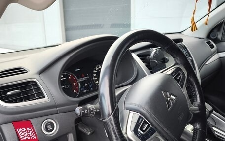 Mitsubishi Pajero Sport III рестайлинг, 2018 год, 2 775 000 рублей, 5 фотография