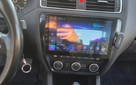 Volkswagen Jetta VI, 2012 год, 995 000 рублей, 21 фотография