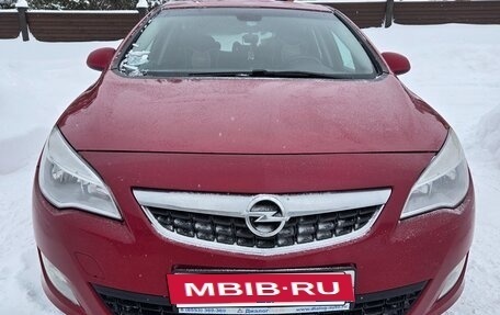 Opel Astra J, 2011 год, 585 000 рублей, 3 фотография