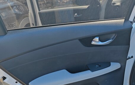 KIA K3, 2022 год, 2 400 000 рублей, 12 фотография