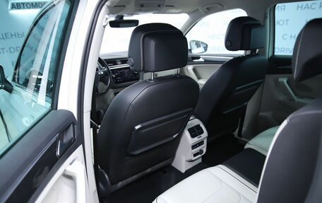 Volkswagen Tiguan II, 2017 год, 2 890 000 рублей, 11 фотография