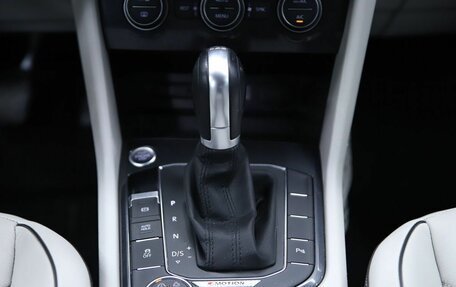 Volkswagen Tiguan II, 2017 год, 2 890 000 рублей, 16 фотография