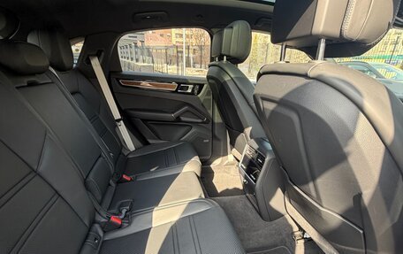 Porsche Cayenne III, 2022 год, 16 000 000 рублей, 28 фотография